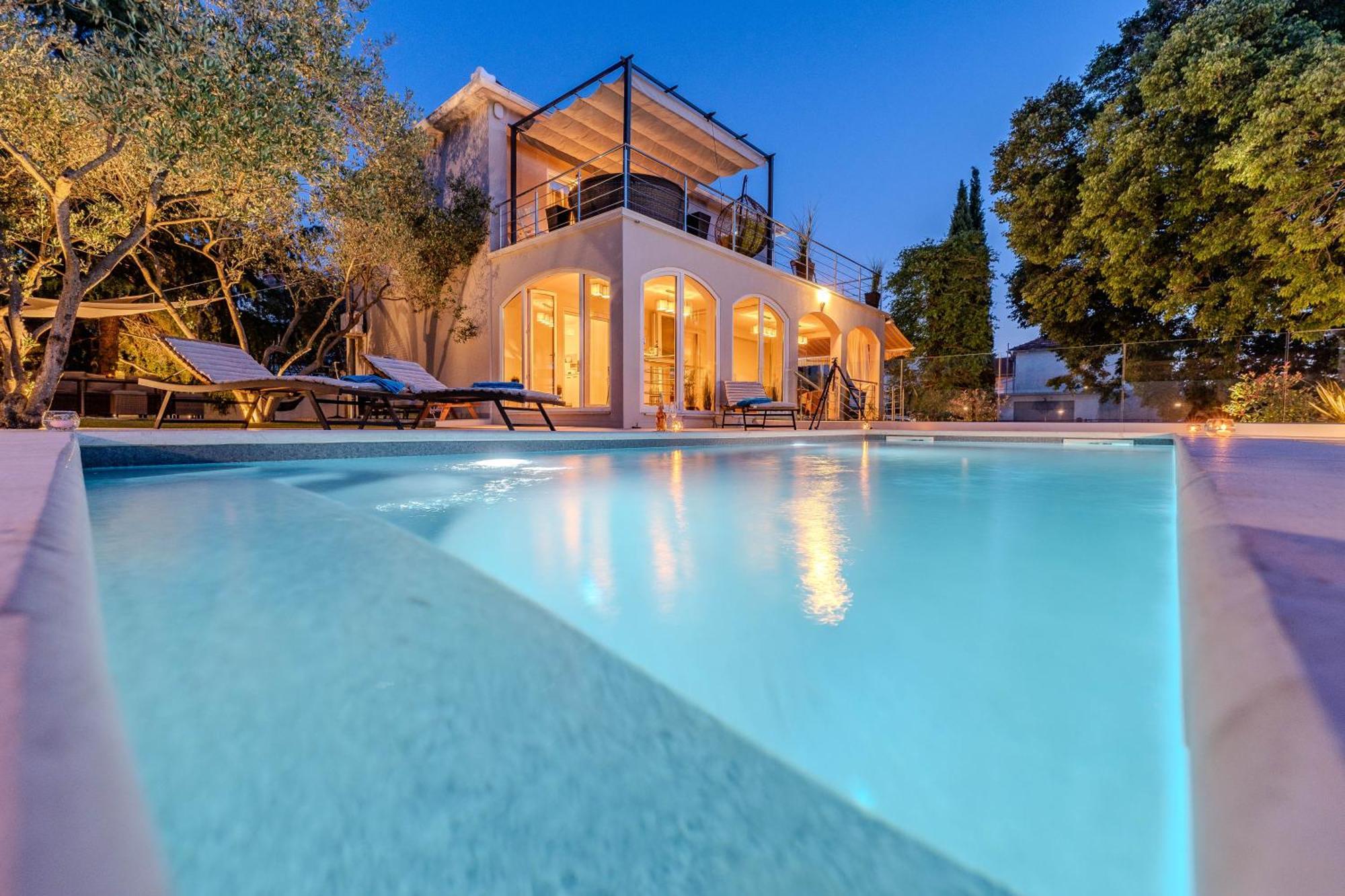 Villa B&D Zadar For The Complete Pleasure Of Vacation !Heated! Private Pool! Green Oasis In The Center Of Zadar, 100M From The Sea エクステリア 写真
