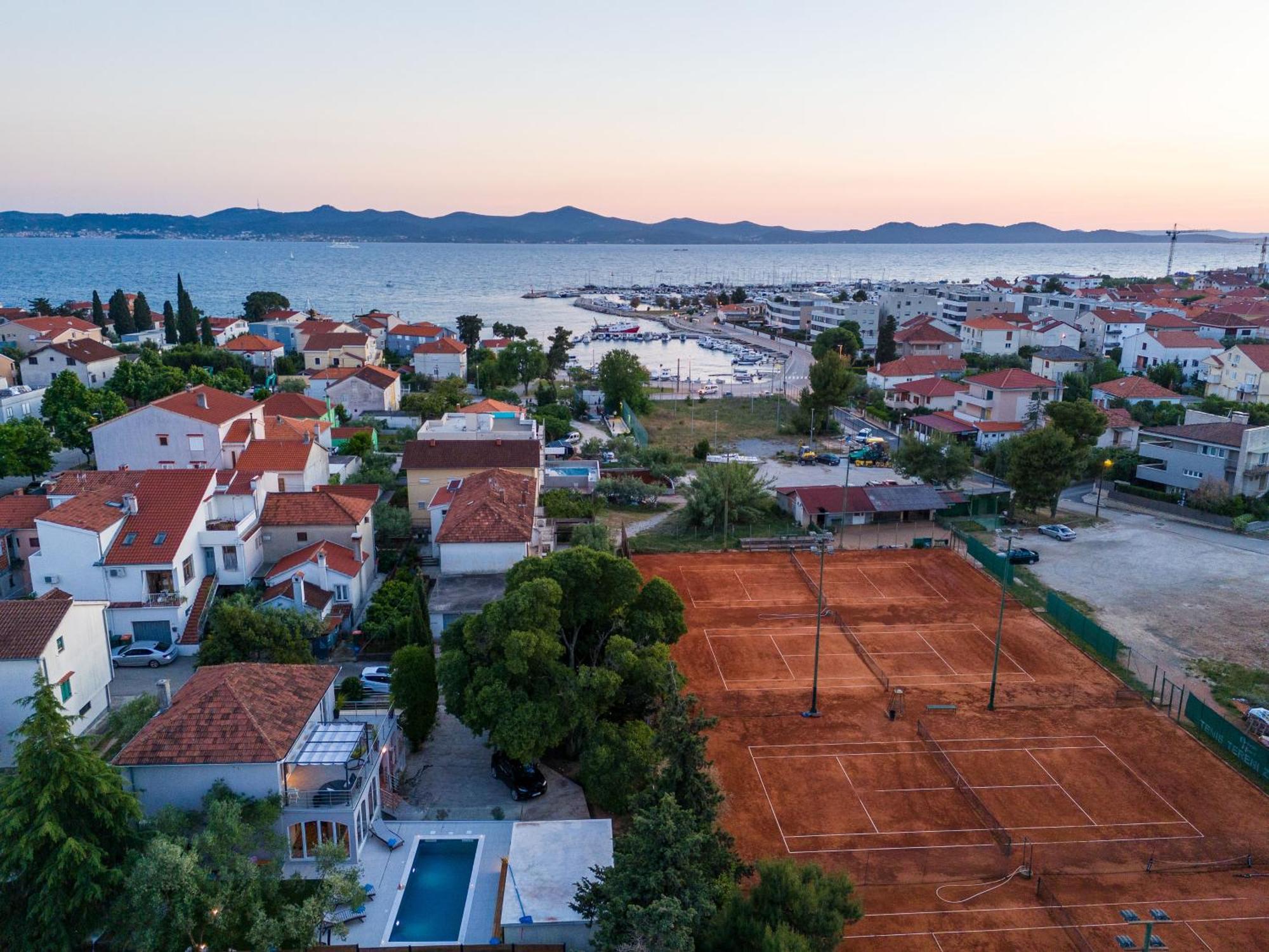 Villa B&D Zadar For The Complete Pleasure Of Vacation !Heated! Private Pool! Green Oasis In The Center Of Zadar, 100M From The Sea エクステリア 写真