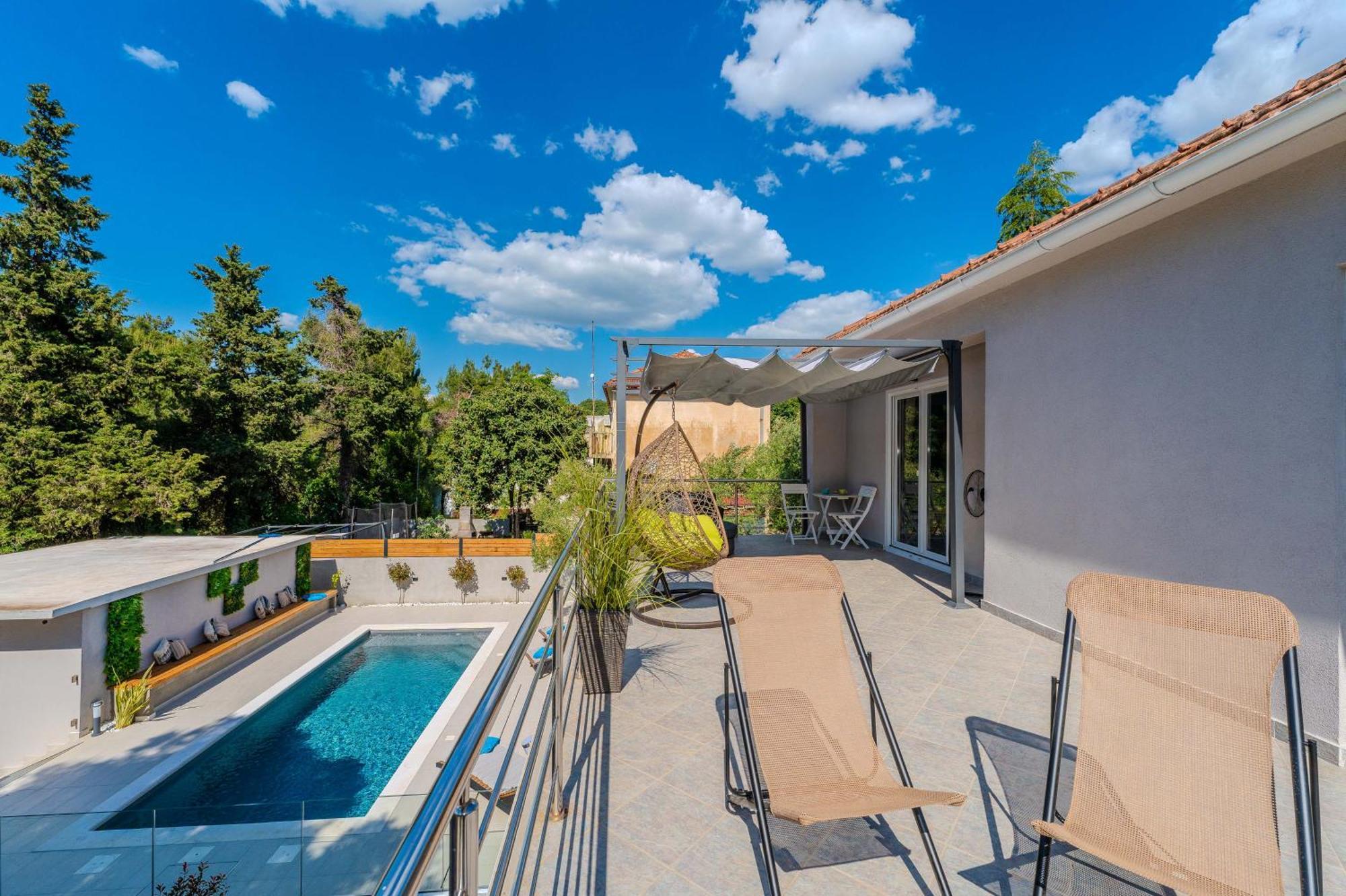 Villa B&D Zadar For The Complete Pleasure Of Vacation !Heated! Private Pool! Green Oasis In The Center Of Zadar, 100M From The Sea エクステリア 写真