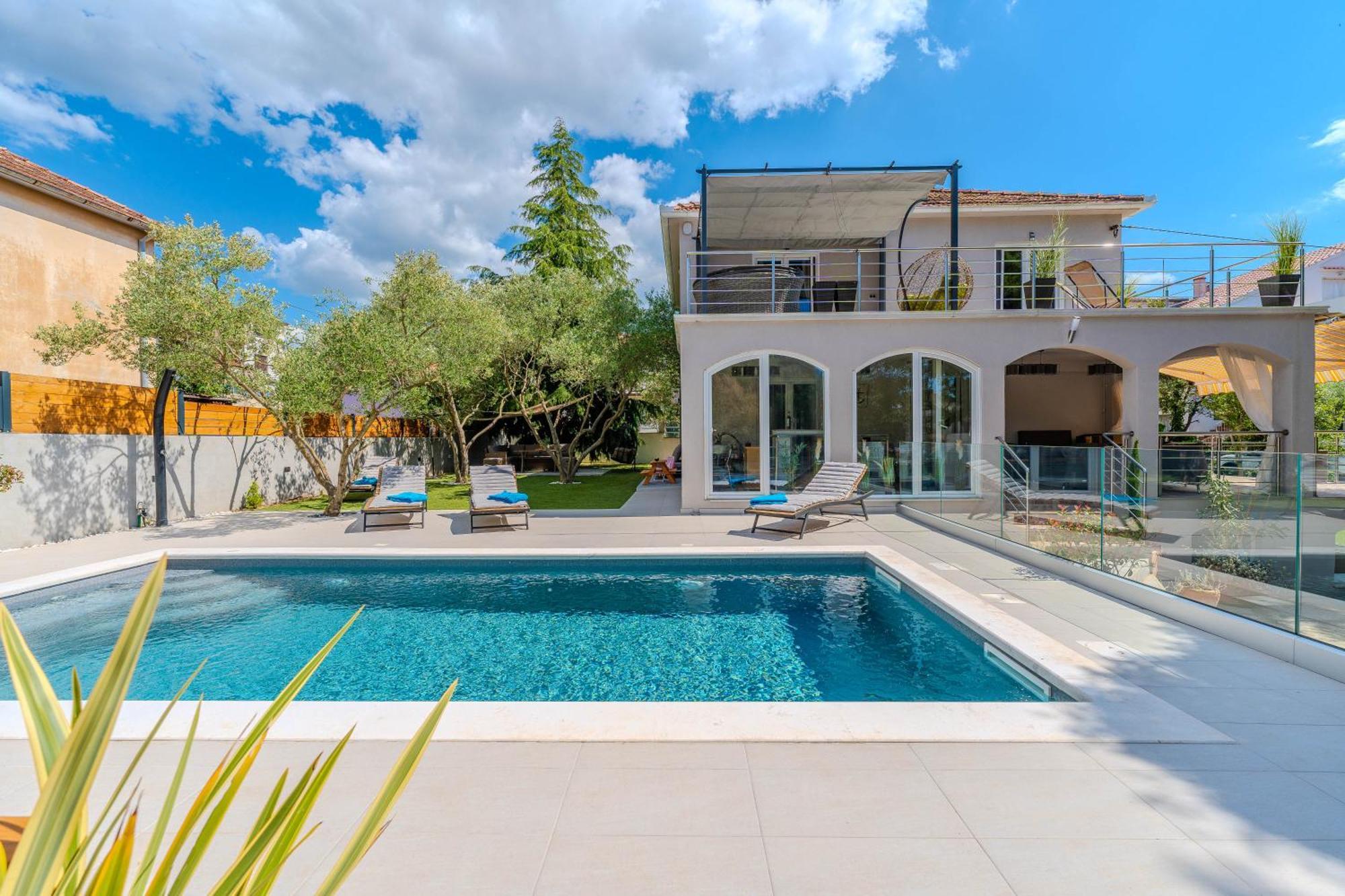Villa B&D Zadar For The Complete Pleasure Of Vacation !Heated! Private Pool! Green Oasis In The Center Of Zadar, 100M From The Sea エクステリア 写真
