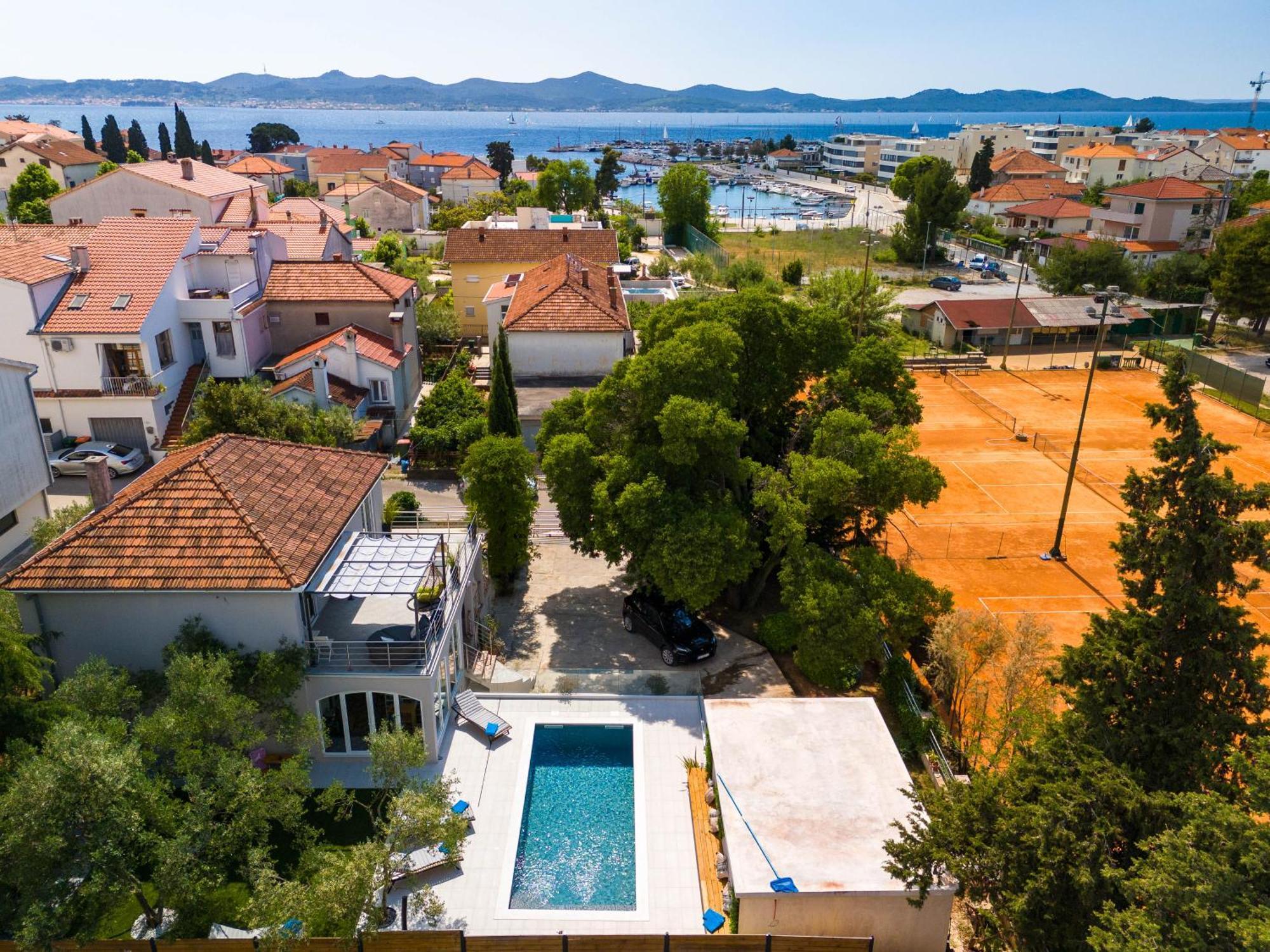 Villa B&D Zadar For The Complete Pleasure Of Vacation !Heated! Private Pool! Green Oasis In The Center Of Zadar, 100M From The Sea エクステリア 写真
