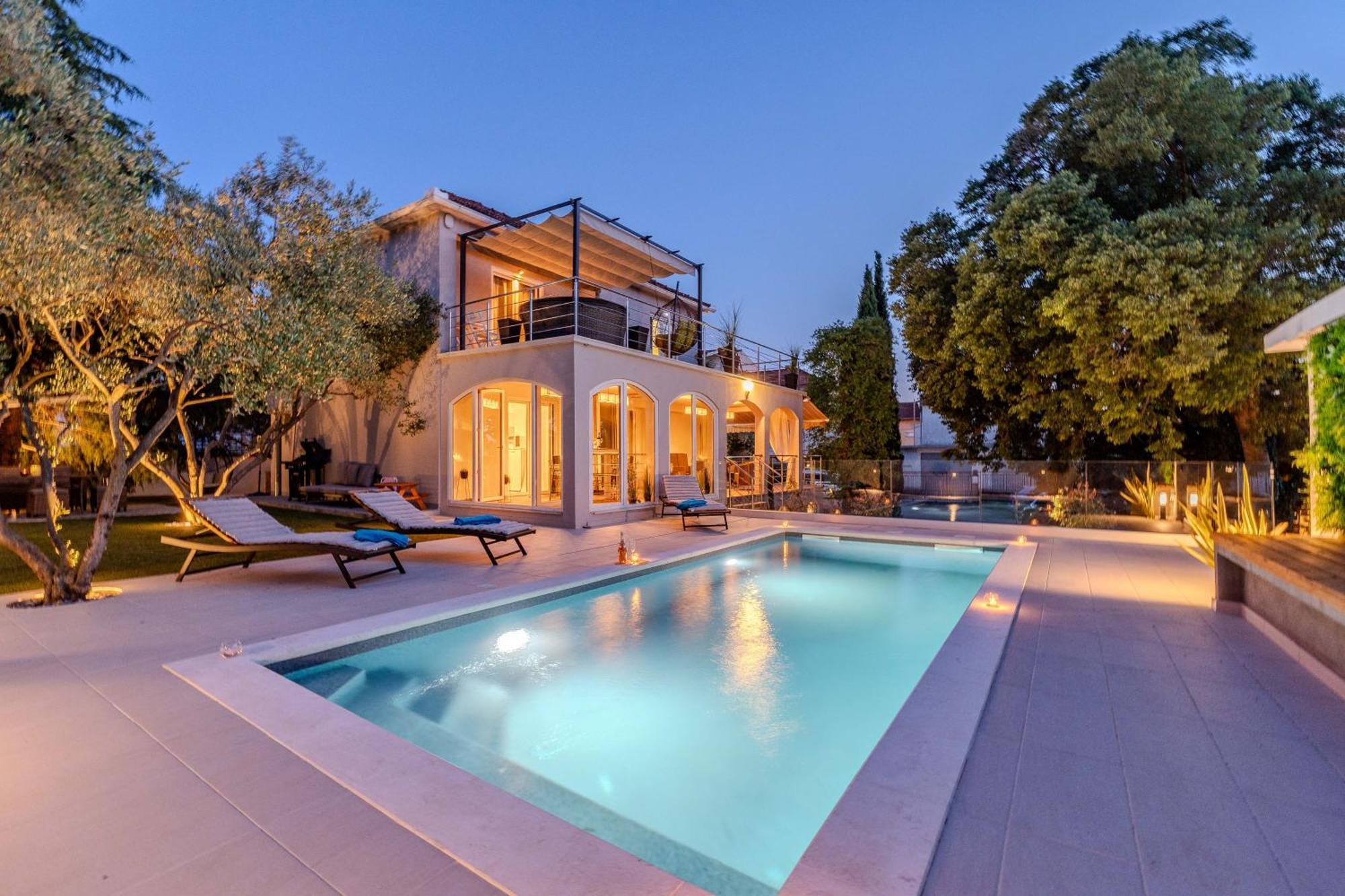 Villa B&D Zadar For The Complete Pleasure Of Vacation !Heated! Private Pool! Green Oasis In The Center Of Zadar, 100M From The Sea エクステリア 写真