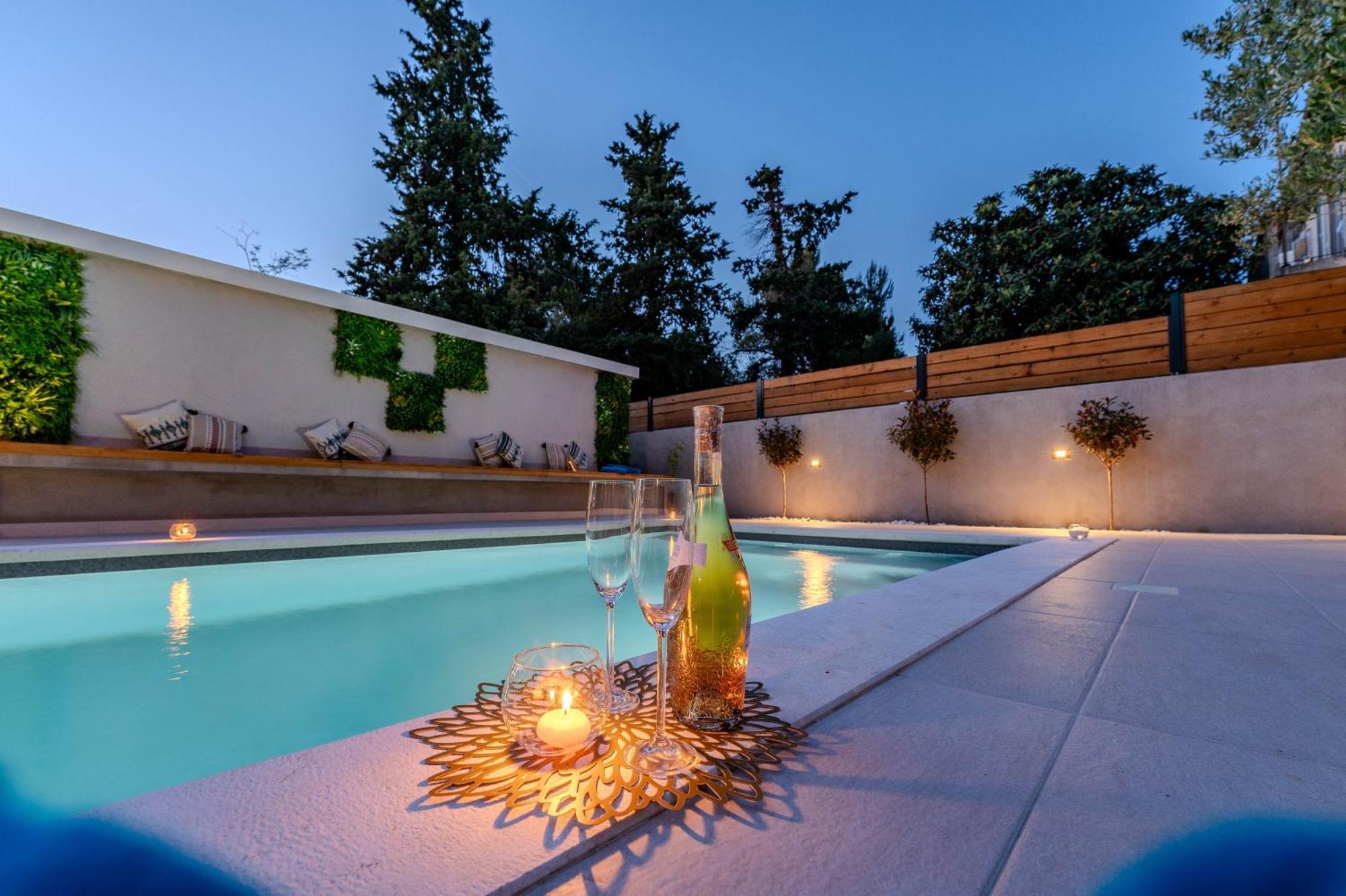 Villa B&D Zadar For The Complete Pleasure Of Vacation !Heated! Private Pool! Green Oasis In The Center Of Zadar, 100M From The Sea エクステリア 写真